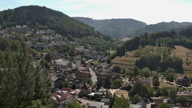 Dieses Bild zeigt eine Webcam-Aufnahme von Ottenhöfen, aufgenommen am Mittwoch, den 26.08.2026 um 13:10 Uhr