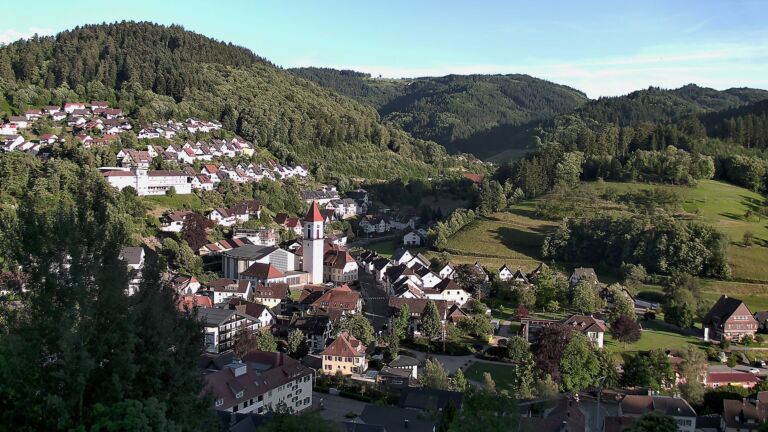 Dieses Bild zeigt eine Webcam-Aufnahme von Ottenhöfen, aufgenommen am Samstag, den 13.06.2026 um 20:00 Uhr