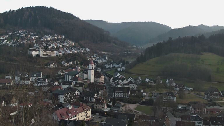 Dieses Bild zeigt eine Webcam-Aufnahme von Ottenhöfen, aufgenommen am Montag, den 09.02.2026 um 17:00 Uhr