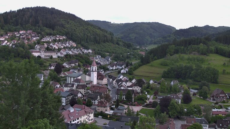 Dieses Bild zeigt eine Webcam-Aufnahme von Ottenhöfen, aufgenommen am Mittwoch, den 20.05.2026 um 20:30 Uhr