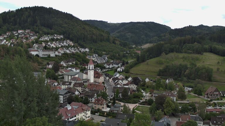 Dieses Bild zeigt eine Webcam-Aufnahme von Ottenhöfen, aufgenommen am Sonntag, den 13.09.2026 um 15:30 Uhr