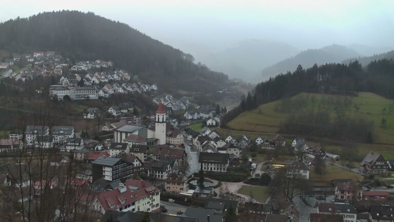 Dieses Bild zeigt eine Webcam-Aufnahme von Ottenhöfen, aufgenommen am Montag, den 26.01.2026 um 16:50 Uhr