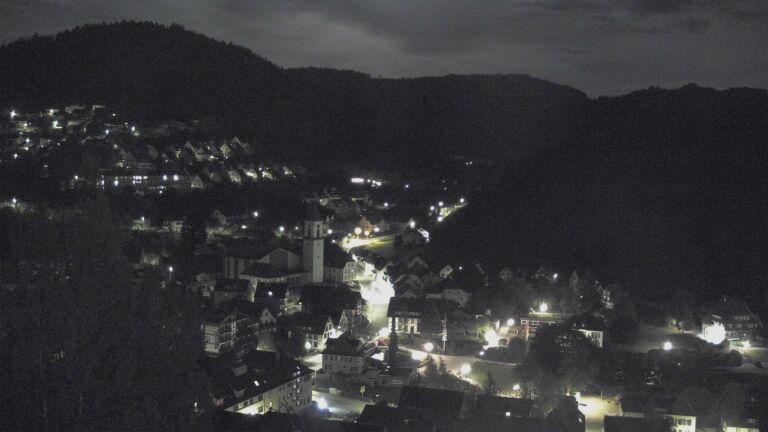 Dieses Bild zeigt eine Webcam-Aufnahme von Ottenhöfen, aufgenommen am Sonntag, den 03.05.2026 um 01:00 Uhr