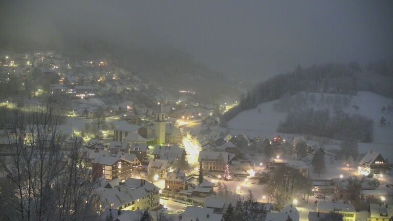 Dieses Bild zeigt eine Webcam-Aufnahme von Ottenhöfen, aufgenommen am Samstag, den 10.01.2026 um 17:30 Uhr