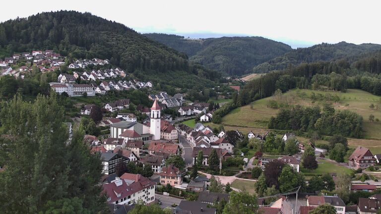 Dieses Bild zeigt eine Webcam-Aufnahme von Ottenhöfen, aufgenommen am Sonntag, den 05.07.2026 um 06:40 Uhr