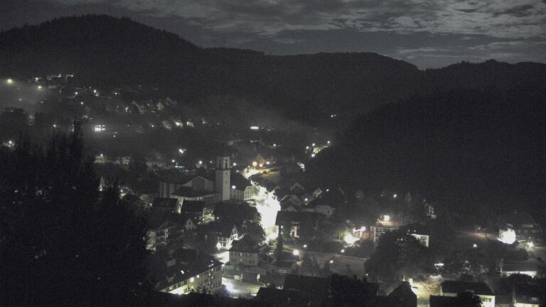 Dieses Bild zeigt eine Webcam-Aufnahme von Ottenhöfen, aufgenommen am Mittwoch, den 26.08.2026 um 00:00 Uhr