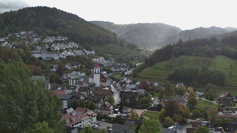 Dieses Bild zeigt eine Webcam-Aufnahme von Ottenhöfen, aufgenommen am Freitag, den 23.10.2026 um 13:30 Uhr