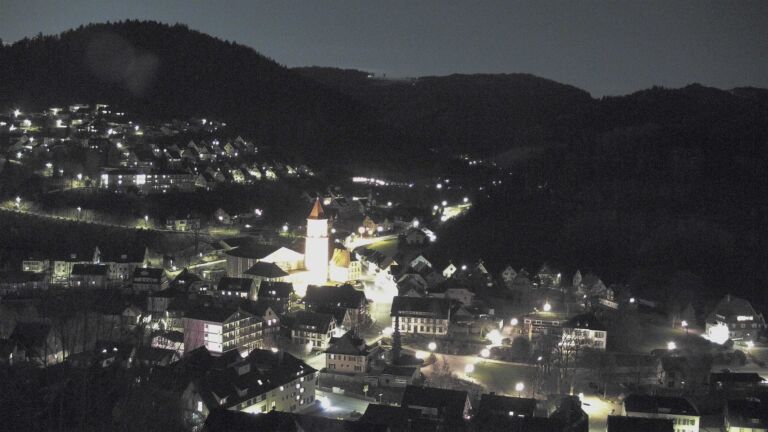 Dieses Bild zeigt eine Webcam-Aufnahme von Ottenhöfen, aufgenommen am Mittwoch, den 01.04.2026 um 21:30 Uhr