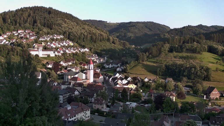 Dieses Bild zeigt eine Webcam-Aufnahme von Ottenhöfen, aufgenommen am Donnerstag, den 18.06.2026 um 20:30 Uhr