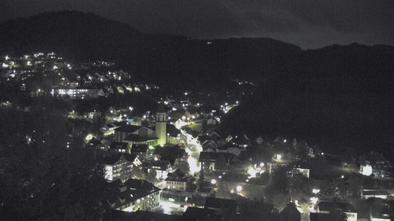 Dieses Bild zeigt eine Webcam-Aufnahme von Ottenhöfen, aufgenommen am Samstag, den 24.10.2026 um 19:30 Uhr