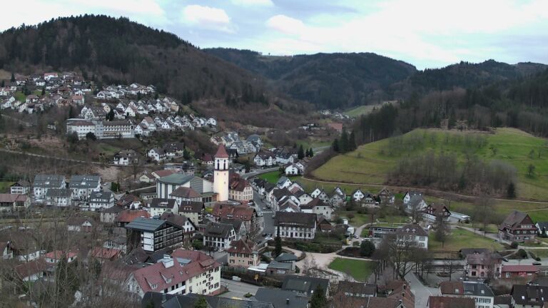 Dieses Bild zeigt eine Webcam-Aufnahme von Ottenhöfen, aufgenommen am Samstag, den 28.02.2026 um 18:00 Uhr