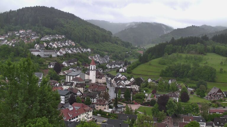 Dieses Bild zeigt eine Webcam-Aufnahme von Ottenhöfen, aufgenommen am Montag, den 11.05.2026 um 15:40 Uhr