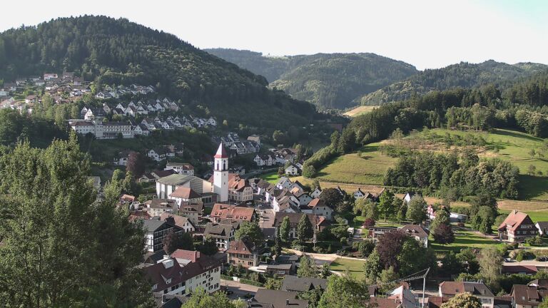 Dieses Bild zeigt eine Webcam-Aufnahme von Ottenhöfen, aufgenommen am Mittwoch, den 24.06.2026 um 08:00 Uhr