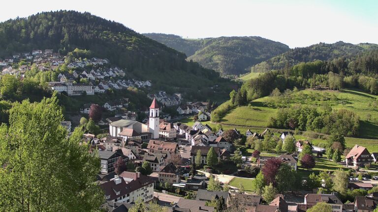 Dieses Bild zeigt eine Webcam-Aufnahme von Ottenhöfen, aufgenommen am Donnerstag, den 30.04.2026 um 08:40 Uhr