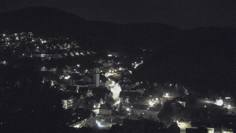 Dieses Bild zeigt eine Webcam-Aufnahme von Ottenhöfen, aufgenommen am Montag, den 17.08.2026 um 23:00 Uhr