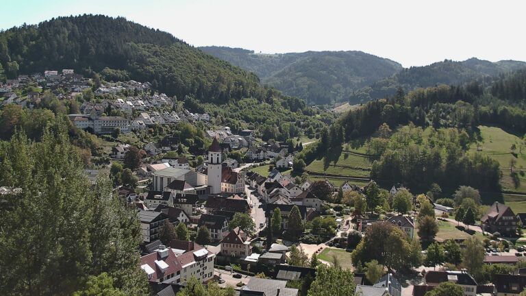 Dieses Bild zeigt eine Webcam-Aufnahme von Ottenhöfen, aufgenommen am Freitag, den 25.09.2026 um 13:10 Uhr