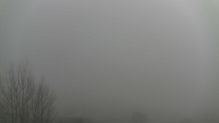 Dieses Bild zeigt eine Webcam-Aufnahme von Ottenhöfen, aufgenommen am Sonntag, den 21.12.2025 um 13:20 Uhr