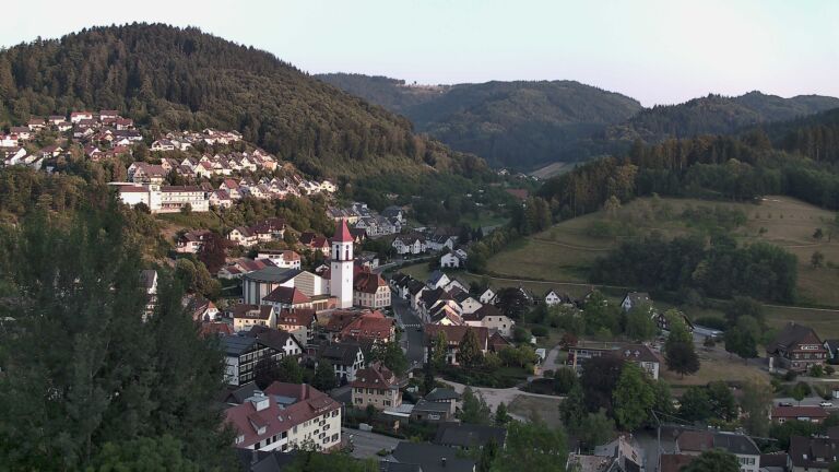 Dieses Bild zeigt eine Webcam-Aufnahme von Ottenhöfen, aufgenommen am Donnerstag, den 30.07.2026 um 20:20 Uhr