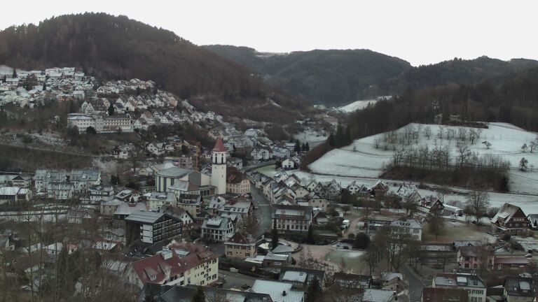 Dieses Bild zeigt eine Webcam-Aufnahme von Ottenhöfen, aufgenommen am Donnerstag, den 01.01.2026 um 08:10 Uhr