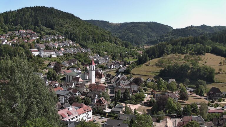Dieses Bild zeigt eine Webcam-Aufnahme von Ottenhöfen, aufgenommen am Donnerstag, den 23.07.2026 um 16:20 Uhr