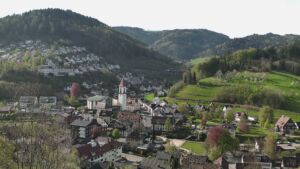 Dieses Bild zeigt eine Webcam-Aufnahme von Ottenhöfen, aufgenommen am Freitag, den 17.04.2026 um 09:20 Uhr