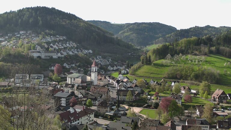 Dieses Bild zeigt eine Webcam-Aufnahme von Ottenhöfen, aufgenommen am Freitag, den 17.04.2026 um 09:20 Uhr