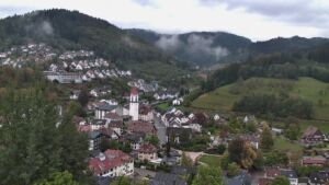 Dieses Bild zeigt eine Webcam-Aufnahme von Ottenhöfen, aufgenommen am Samstag, den 17.10.2026 um 18:20 Uhr