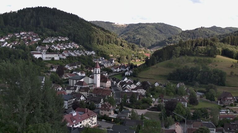 Dieses Bild zeigt eine Webcam-Aufnahme von Ottenhöfen, aufgenommen am Mittwoch, den 08.07.2026 um 18:40 Uhr