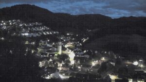 Dieses Bild zeigt eine Webcam-Aufnahme von Ottenhöfen, aufgenommen am Sonntag, den 30.08.2026 um 21:00 Uhr