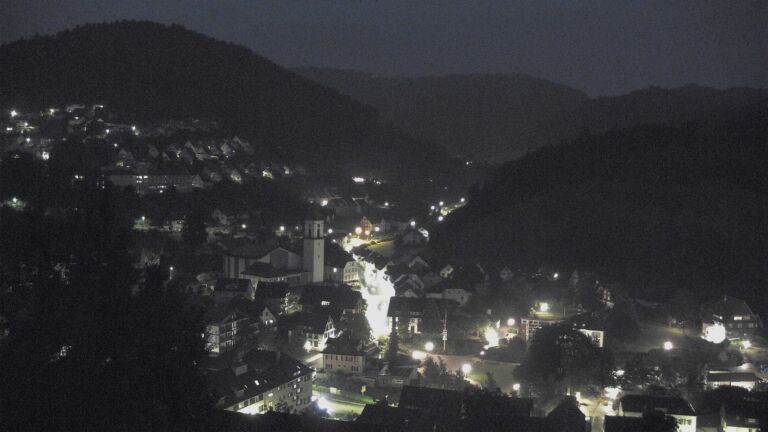 Dieses Bild zeigt eine Webcam-Aufnahme von Ottenhöfen, aufgenommen am Freitag, den 12.06.2026 um 04:30 Uhr