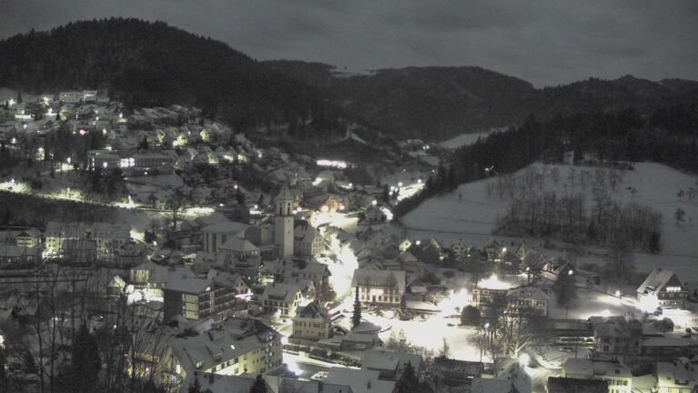Dieses Bild zeigt eine Webcam-Aufnahme von Ottenhöfen, aufgenommen am Montag, den 05.01.2026 um 01:30 Uhr