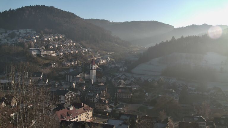 Dieses Bild zeigt eine Webcam-Aufnahme von Ottenhöfen, aufgenommen am Sonntag, den 28.12.2025 um 14:50 Uhr