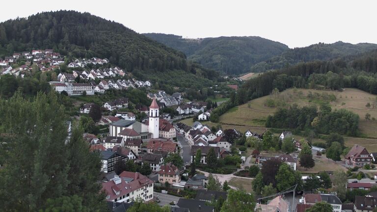 Dieses Bild zeigt eine Webcam-Aufnahme von Ottenhöfen, aufgenommen am Freitag, den 24.07.2026 um 05:50 Uhr