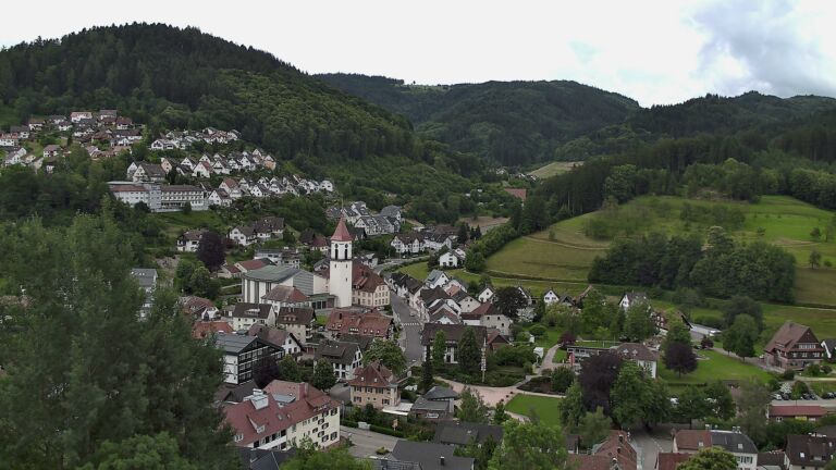 Dieses Bild zeigt eine Webcam-Aufnahme von Ottenhöfen, aufgenommen am Mittwoch, den 10.06.2026 um 10:30 Uhr