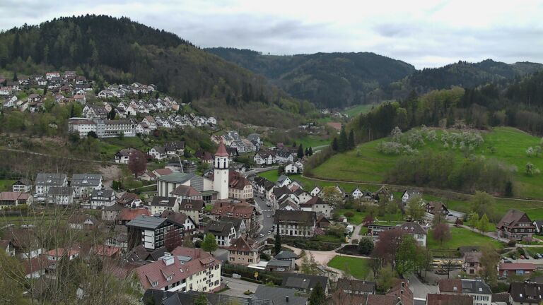 Dieses Bild zeigt eine Webcam-Aufnahme von Ottenhöfen, aufgenommen am Mittwoch, den 15.04.2026 um 14:50 Uhr