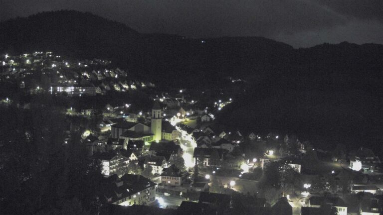 Dieses Bild zeigt eine Webcam-Aufnahme von Ottenhöfen, aufgenommen am Samstag, den 24.10.2026 um 21:30 Uhr