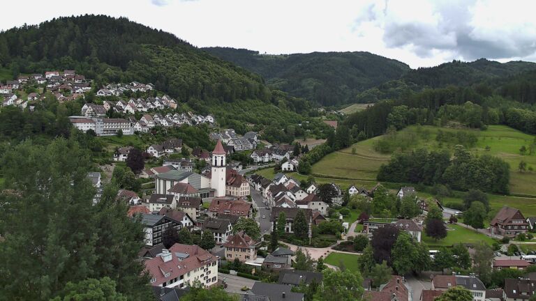Dieses Bild zeigt eine Webcam-Aufnahme von Ottenhöfen, aufgenommen am Mittwoch, den 10.06.2026 um 12:20 Uhr