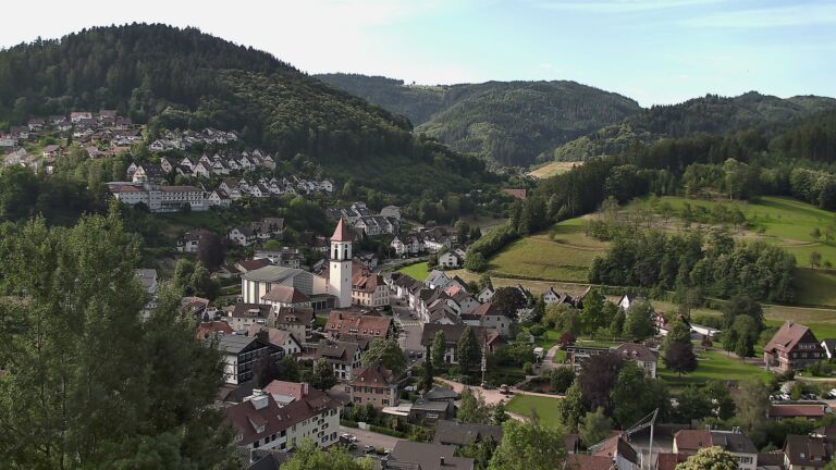 Dieses Bild zeigt eine Webcam-Aufnahme von Ottenhöfen, aufgenommen am Mittwoch, den 17.06.2026 um 08:40 Uhr