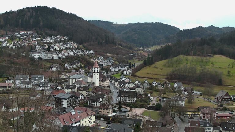 Dieses Bild zeigt eine Webcam-Aufnahme von Ottenhöfen, aufgenommen am Dienstag, den 03.02.2026 um 16:00 Uhr