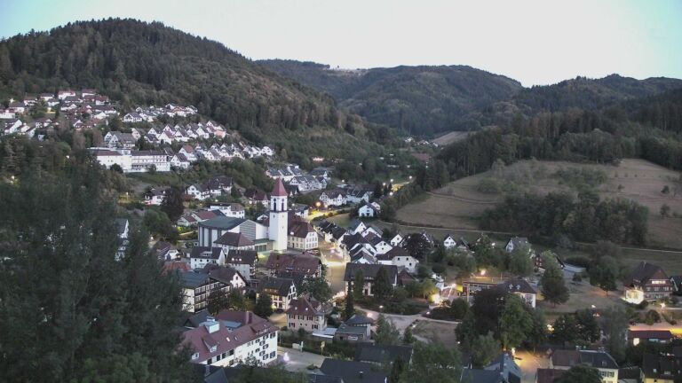 Dieses Bild zeigt eine Webcam-Aufnahme von Ottenhöfen, aufgenommen am Samstag, den 22.08.2026 um 21:00 Uhr