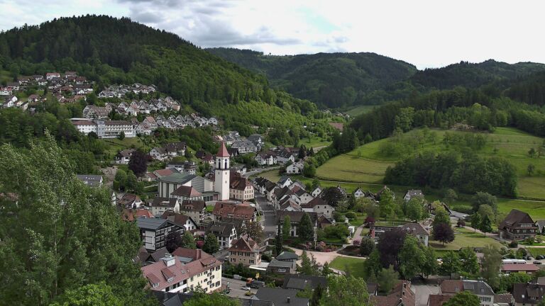 Dieses Bild zeigt eine Webcam-Aufnahme von Ottenhöfen, aufgenommen am Donnerstag, den 21.05.2026 um 16:20 Uhr