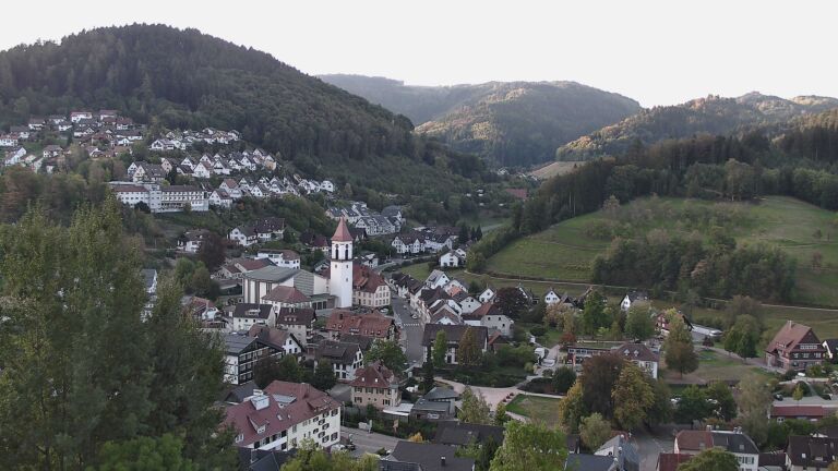 Dieses Bild zeigt eine Webcam-Aufnahme von Ottenhöfen, aufgenommen am Dienstag, den 29.09.2026 um 08:10 Uhr