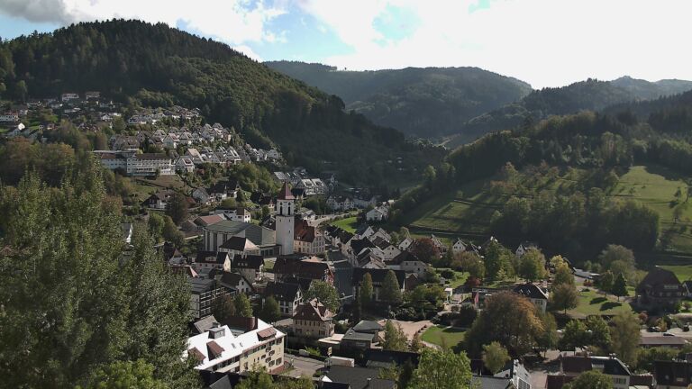 Dieses Bild zeigt eine Webcam-Aufnahme von Ottenhöfen, aufgenommen am Mittwoch, den 14.10.2026 um 14:30 Uhr