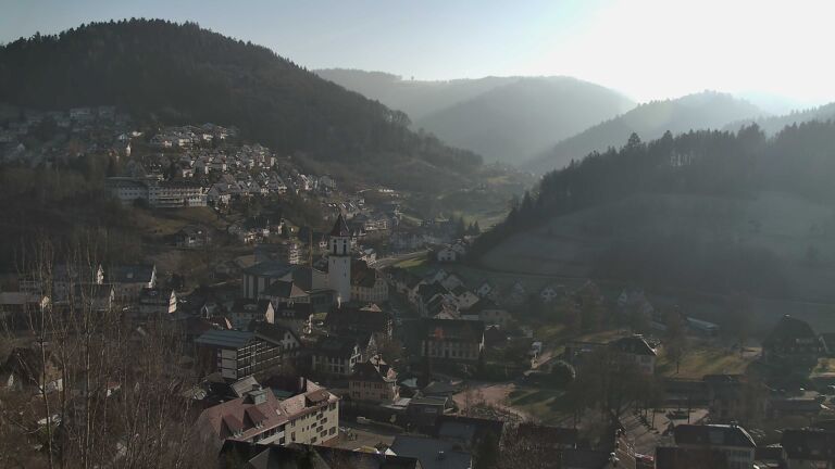 Dieses Bild zeigt eine Webcam-Aufnahme von Ottenhöfen, aufgenommen am Freitag, den 26.12.2025 um 13:50 Uhr