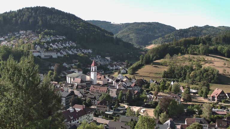 Dieses Bild zeigt eine Webcam-Aufnahme von Ottenhöfen, aufgenommen am Donnerstag, den 13.08.2026 um 09:00 Uhr