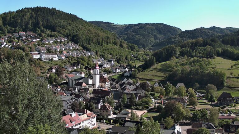 Dieses Bild zeigt eine Webcam-Aufnahme von Ottenhöfen, aufgenommen am Dienstag, den 15.09.2026 um 16:10 Uhr