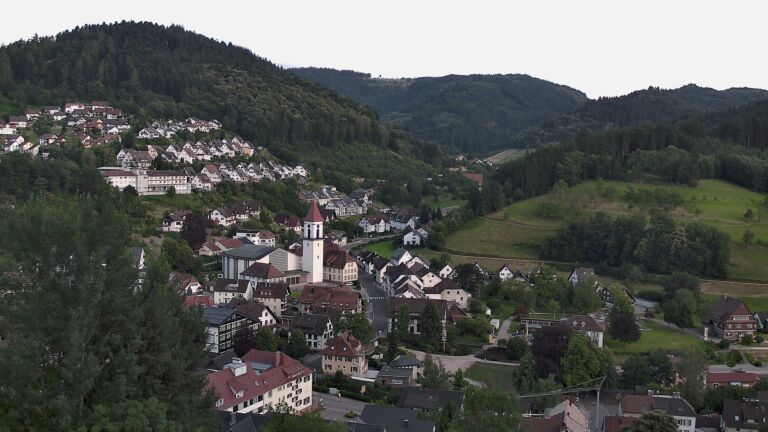 Dieses Bild zeigt eine Webcam-Aufnahme von Ottenhöfen, aufgenommen am Montag, den 29.06.2026 um 20:40 Uhr