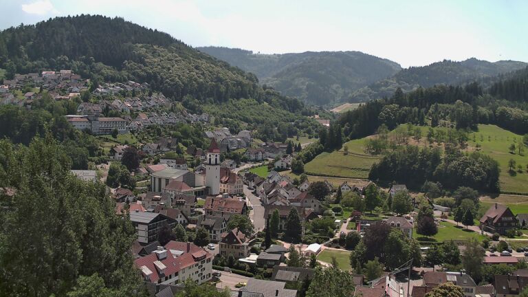 Dieses Bild zeigt eine Webcam-Aufnahme von Ottenhöfen, aufgenommen am Montag, den 22.06.2026 um 13:20 Uhr