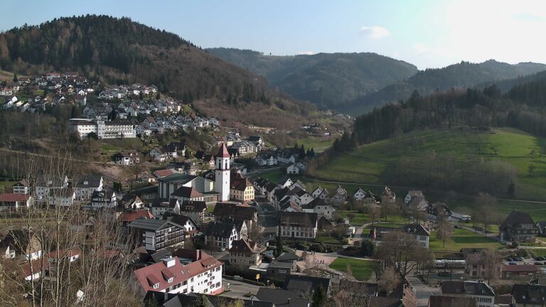 Dieses Bild zeigt eine Webcam-Aufnahme von Ottenhöfen, aufgenommen am Sonntag, den 22.03.2026 um 16:30 Uhr