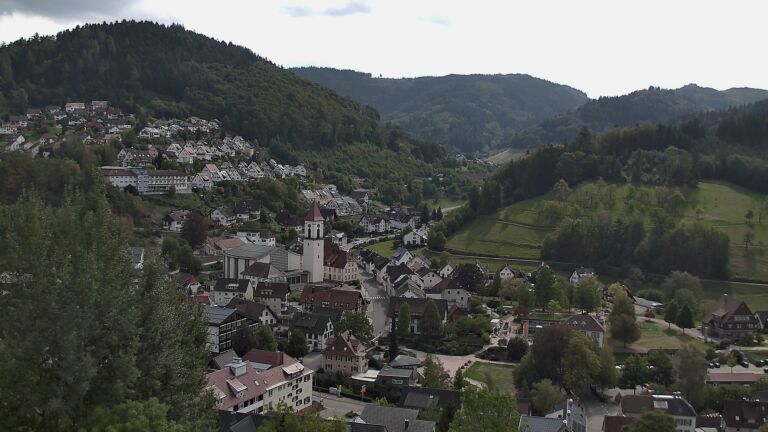 Dieses Bild zeigt eine Webcam-Aufnahme von Ottenhöfen, aufgenommen am Donnerstag, den 24.09.2026 um 13:30 Uhr